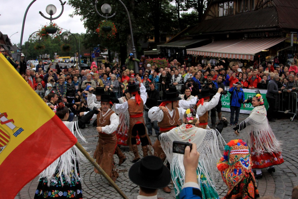 Korowód na początek festiwalu