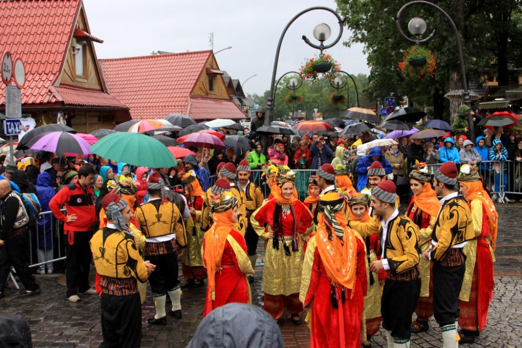 Korowód na początek festiwalu