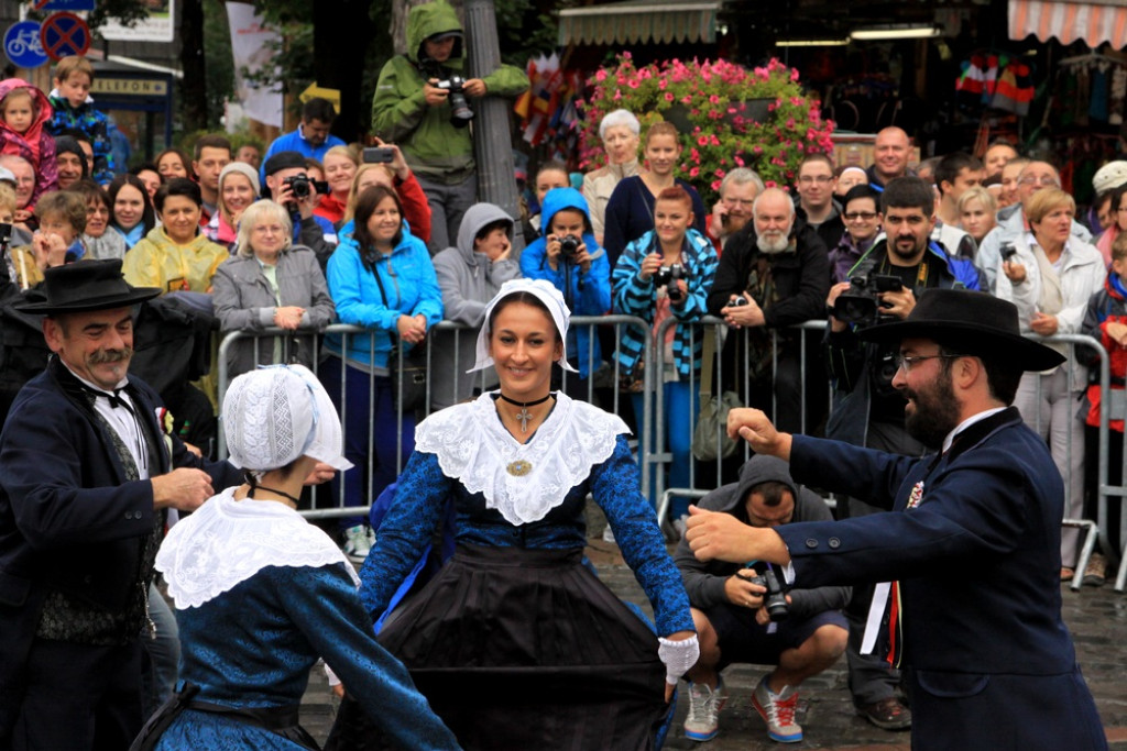 Korowód na początek festiwalu