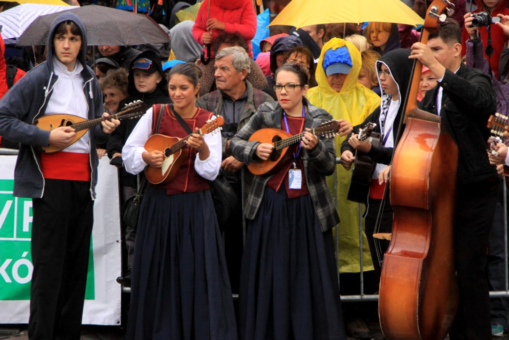Korowód na początek festiwalu