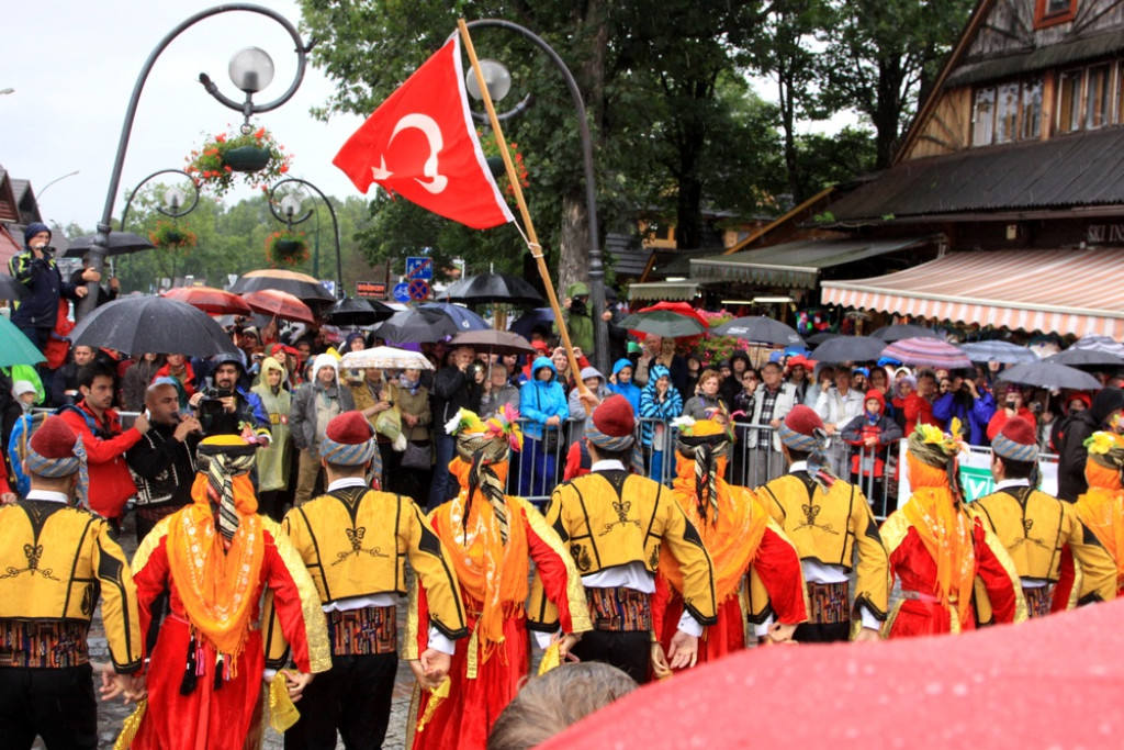 Korowód na początek festiwalu
