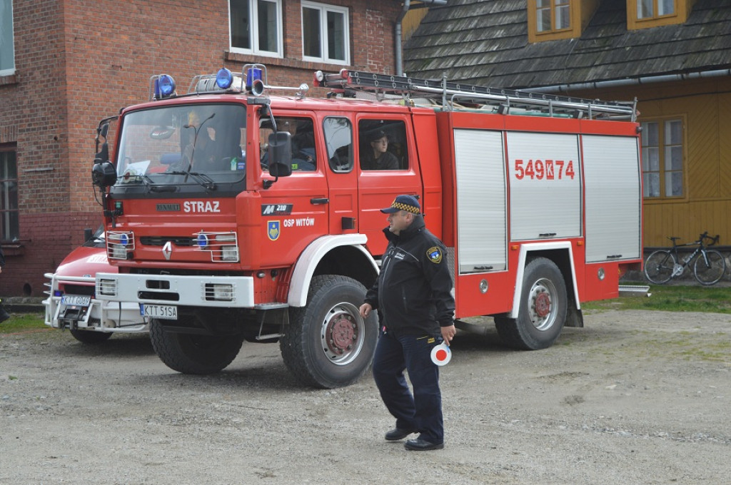 Pokazowe ćwiczenia strażaków