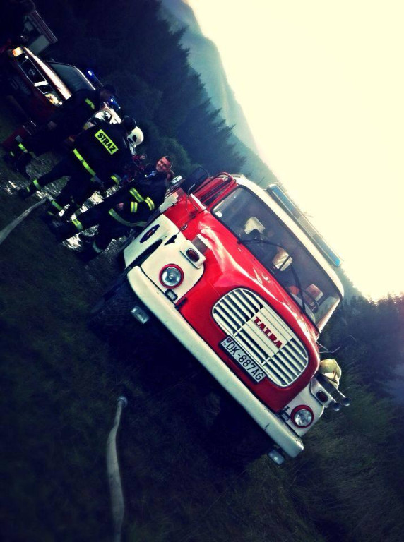 Strażacy z Czarnego Dunajca gaszą pożar na Słowacji