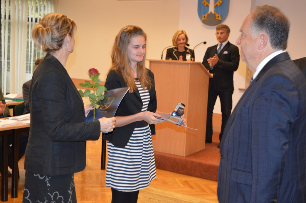 Nauczycielskie awanse, uczniowskie nagrody
