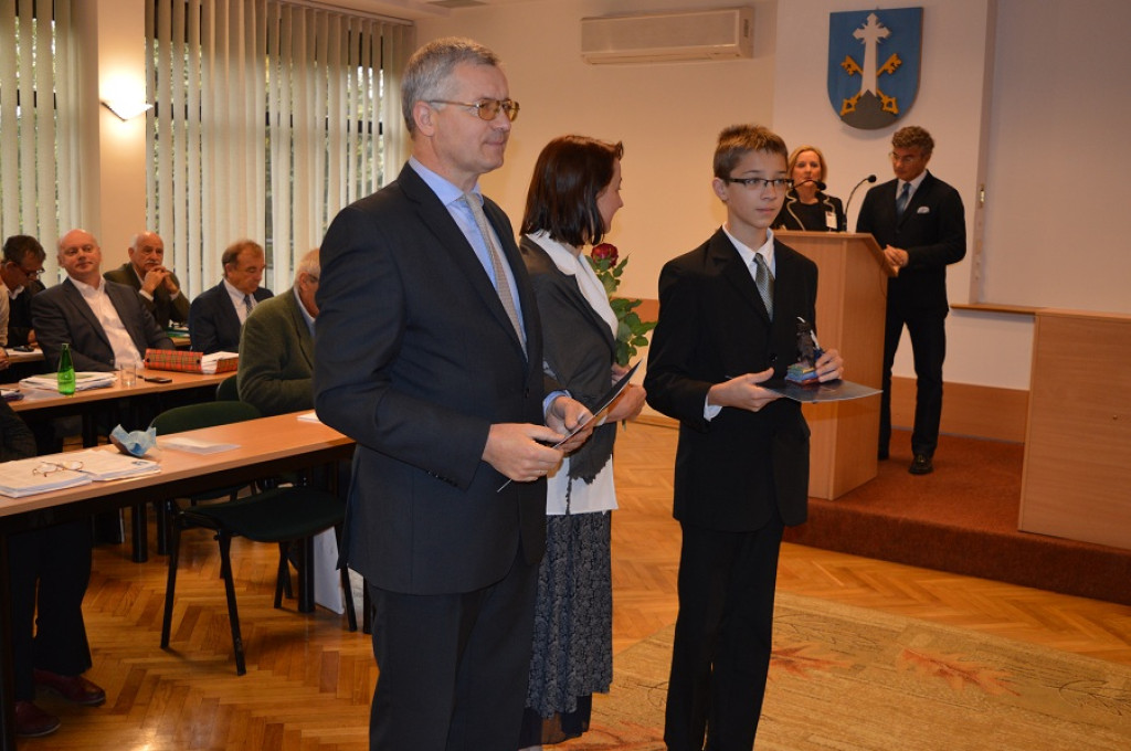 Nauczycielskie awanse, uczniowskie nagrody