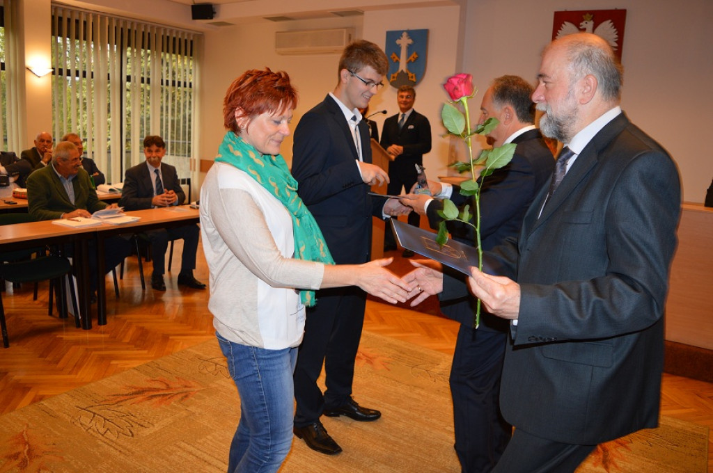 Nauczycielskie awanse, uczniowskie nagrody