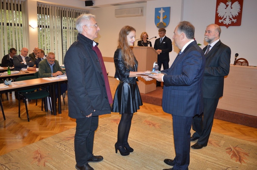 Nauczycielskie awanse, uczniowskie nagrody