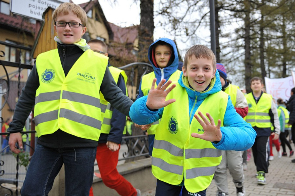Odblaskowy spacer po Bukowinie