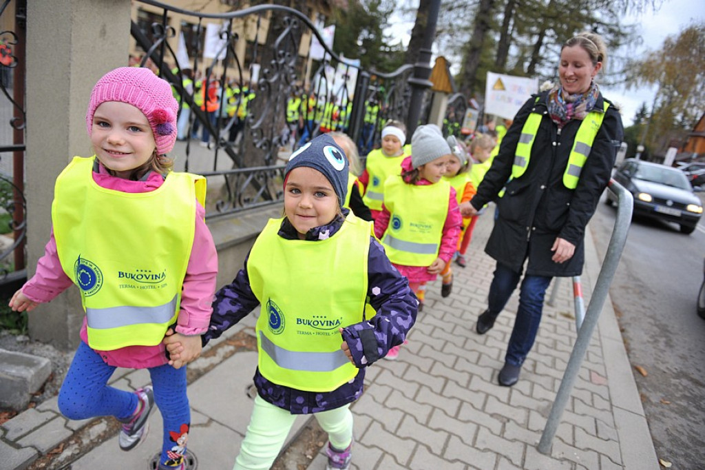 Odblaskowy spacer po Bukowinie