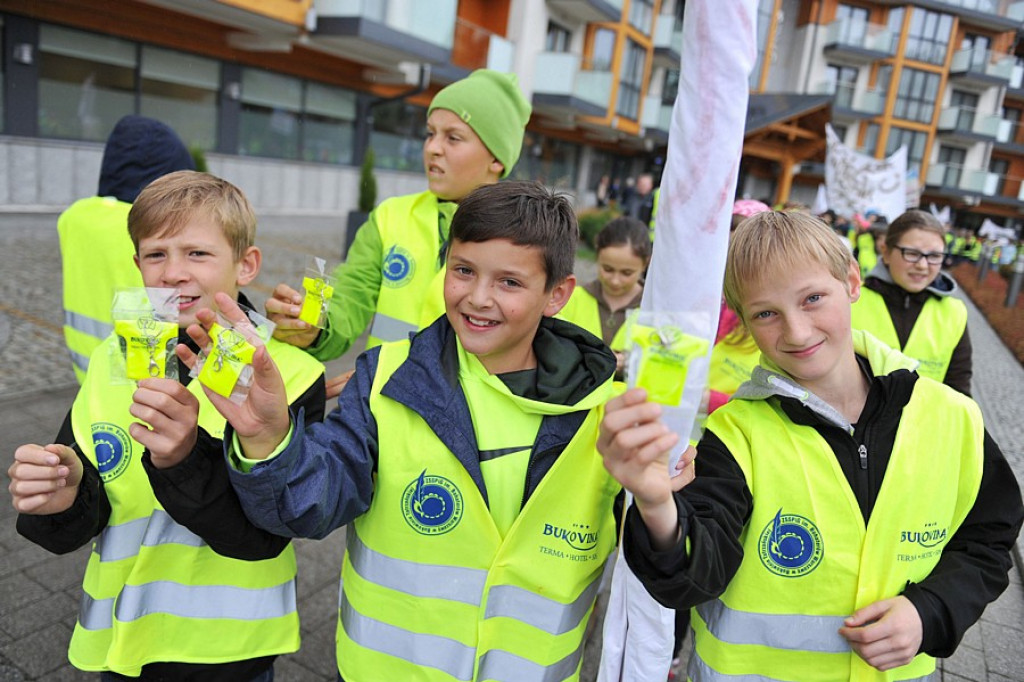Odblaskowy spacer po Bukowinie