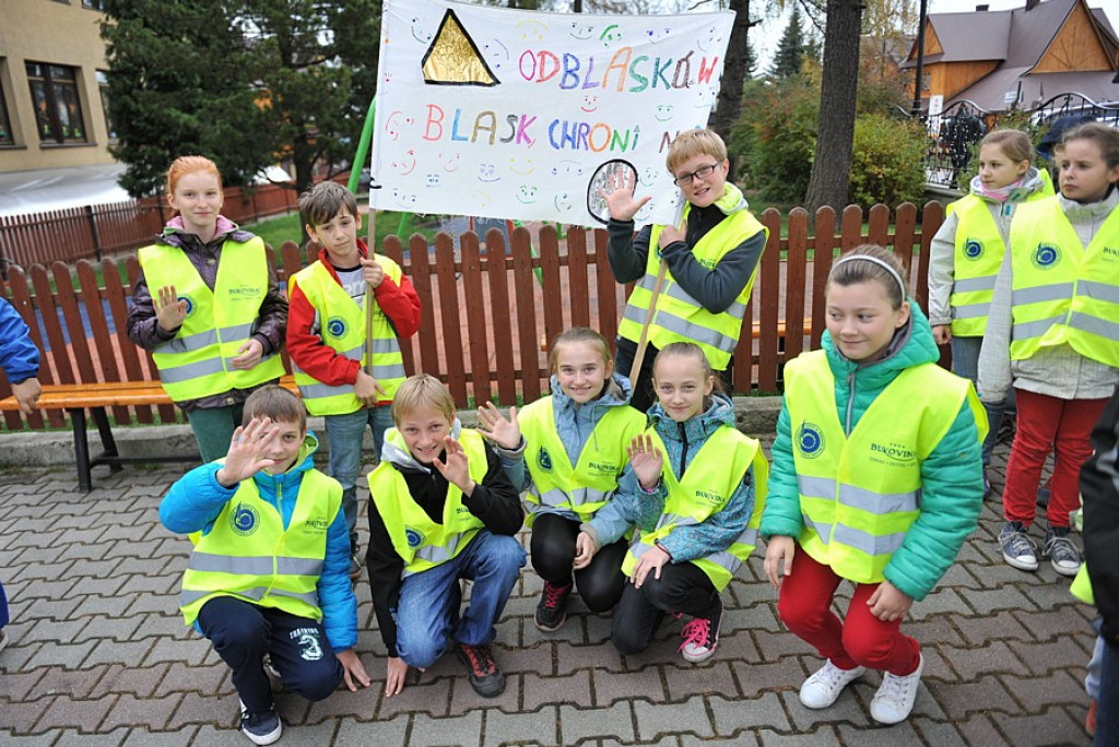 Odblaskowy spacer po Bukowinie