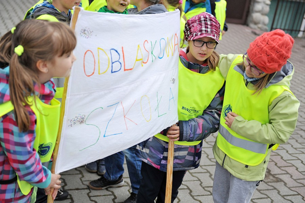 Odblaskowy spacer po Bukowinie