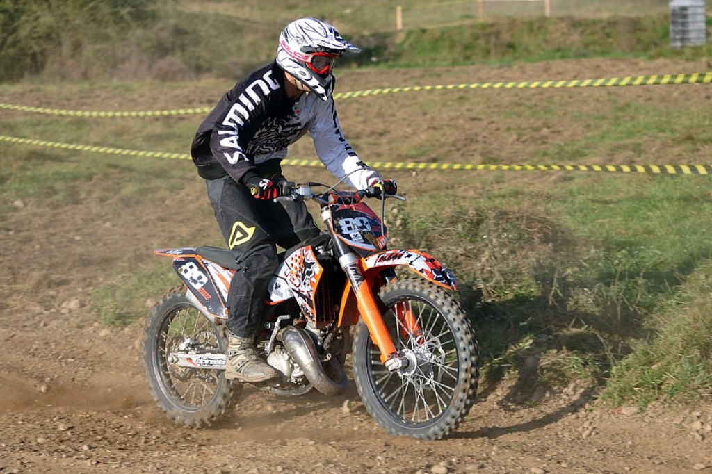 Amatorskie zawody motocrossowe