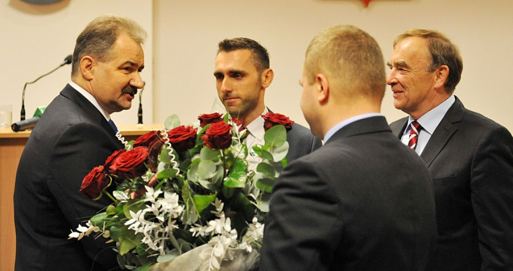 Uroczysta sesja w Zakopanem: Leszek Dorula zaprzysiężony