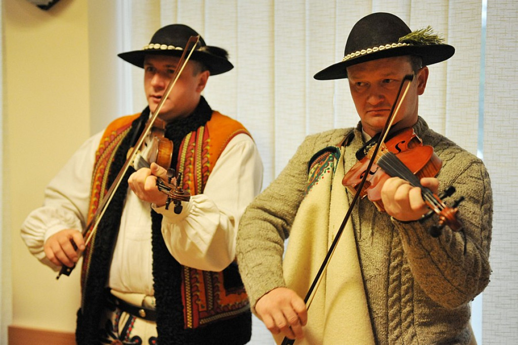 Uroczysta sesja w Zakopanem: Leszek Dorula zaprzysiężony