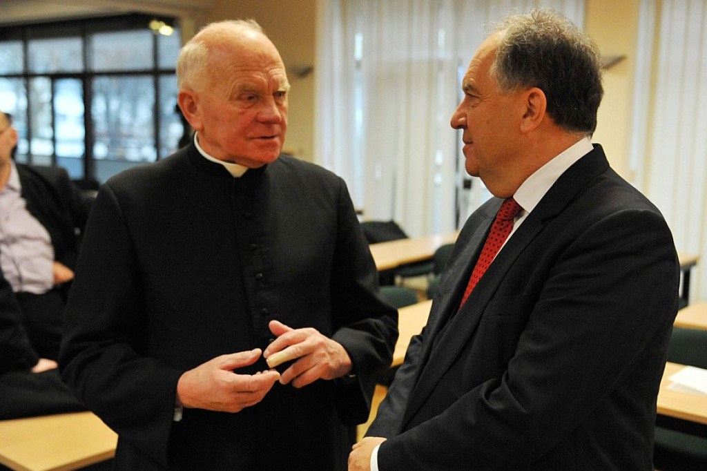 Uroczysta sesja w Zakopanem: Leszek Dorula zaprzysiężony