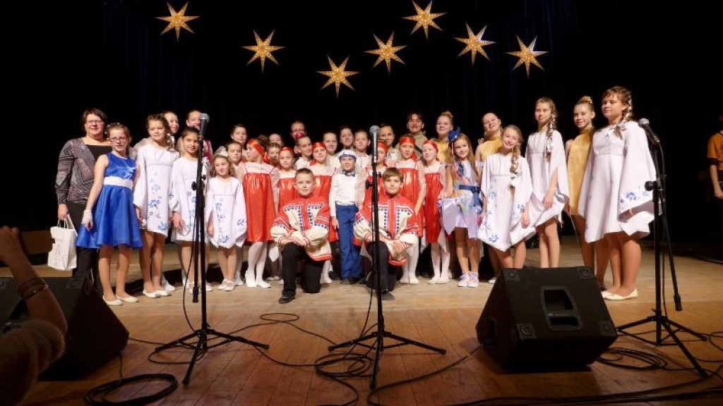 Młodzi Białorusini i Mołdawianie na scenie nowotarskiego MOK