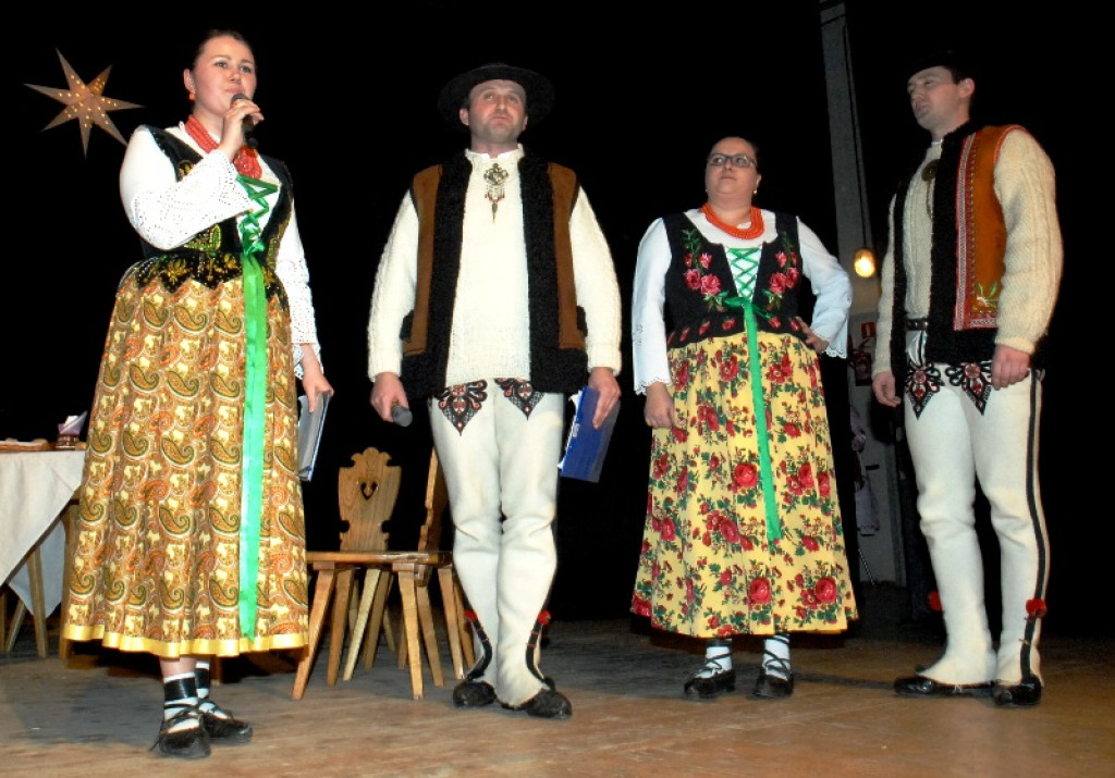 Godny cas - świąteczne zwyczaje na deskach nowotarskiego MOK
