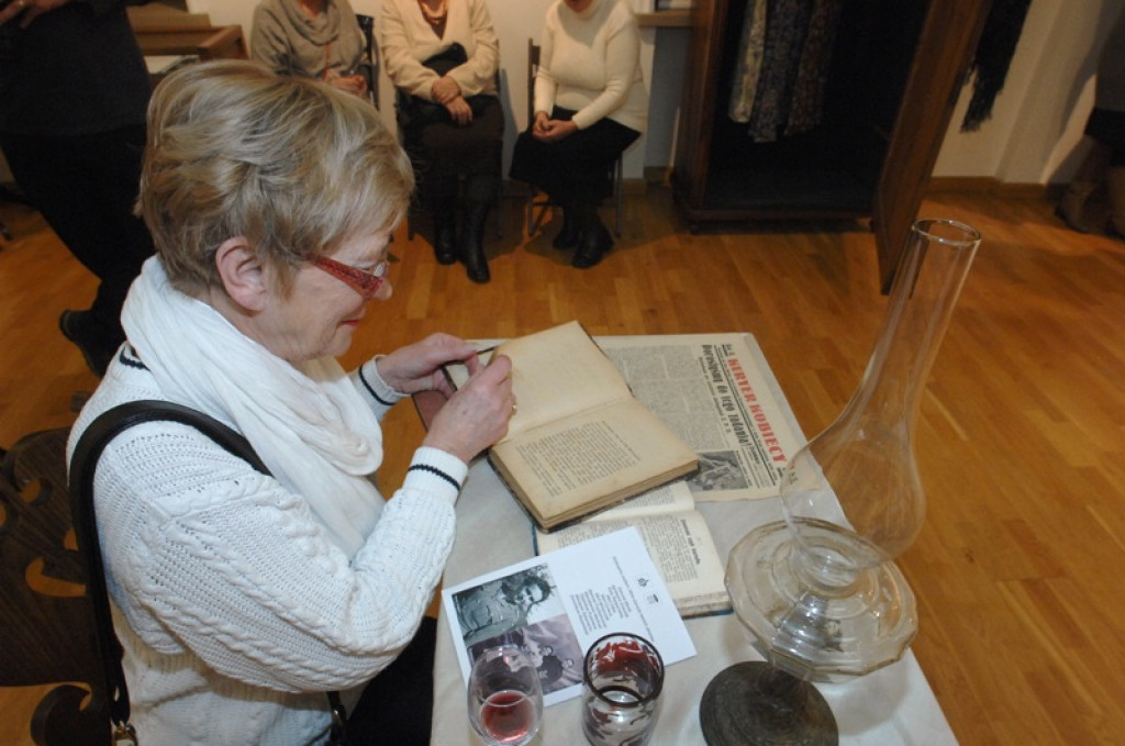„Nowotarżanki” - niezwykła historyczna wystawa w nowotarskim ratuszu