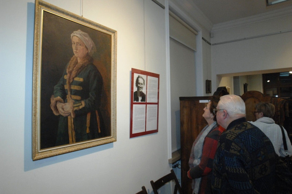 „Nowotarżanki” - niezwykła historyczna wystawa w nowotarskim ratuszu