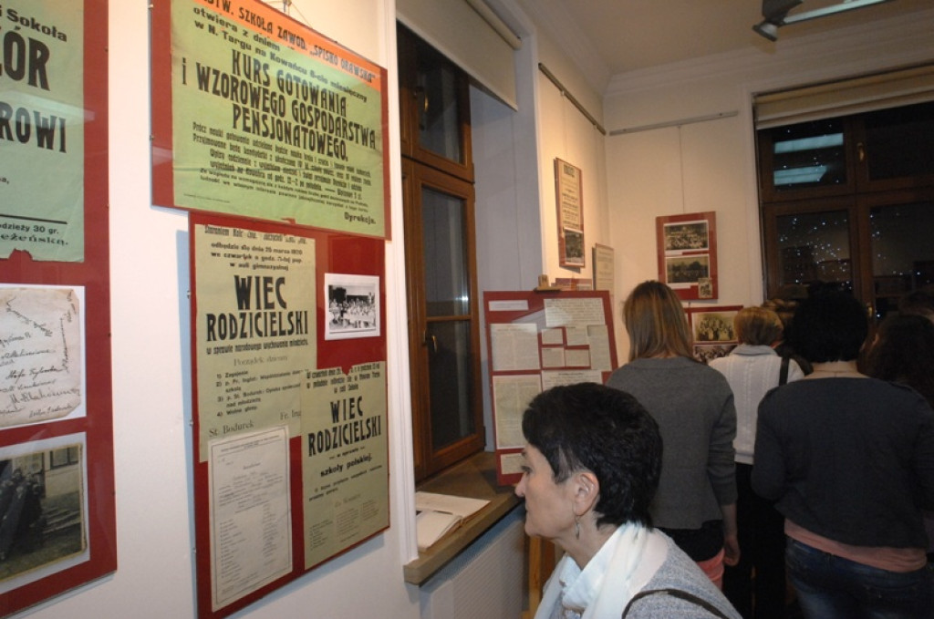 „Nowotarżanki” - niezwykła historyczna wystawa w nowotarskim ratuszu