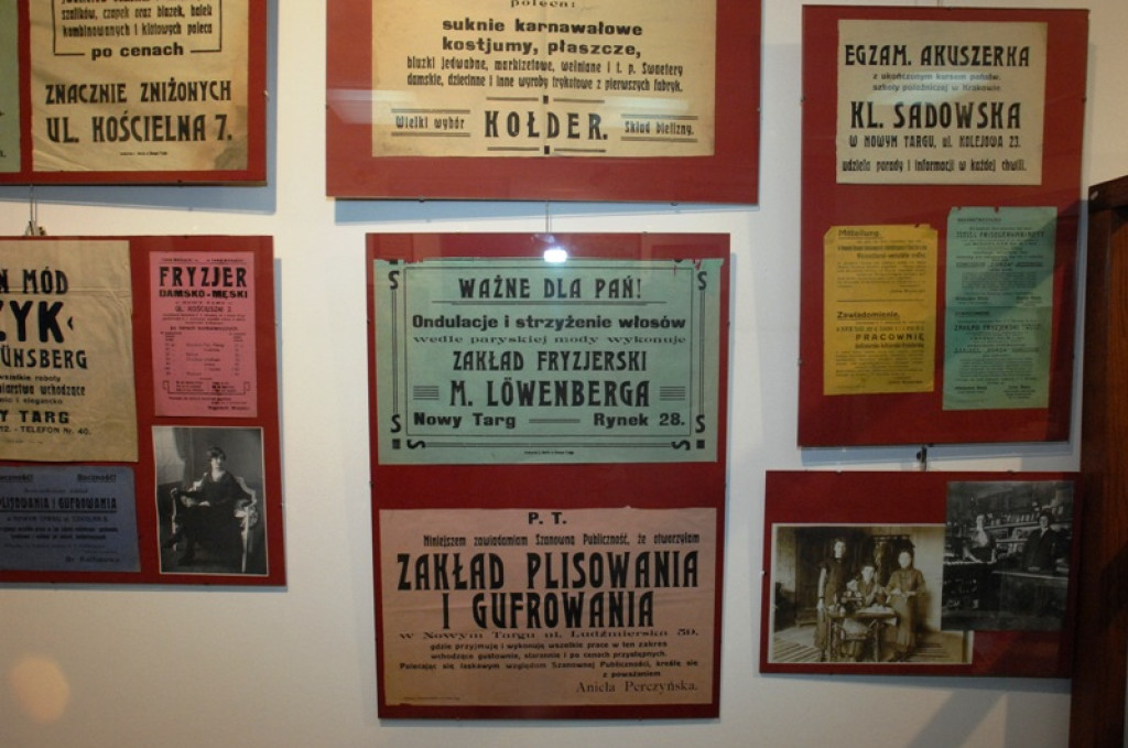 „Nowotarżanki” - niezwykła historyczna wystawa w nowotarskim ratuszu