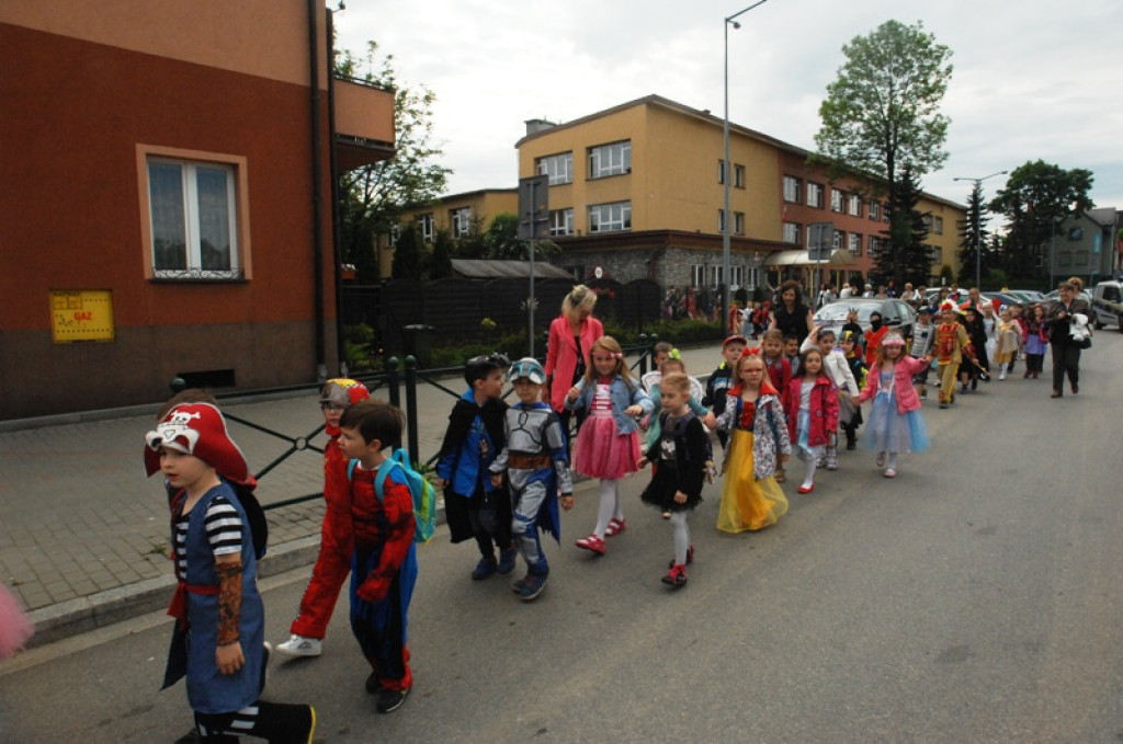 Bajkowy korowód na nowotarskich ulicach