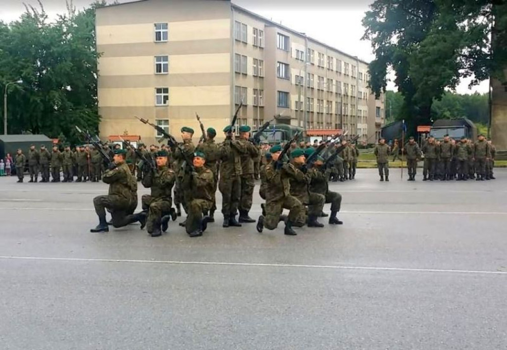 Nowotarscy kadeci na święcie jednostki patronackiej w Krakowie