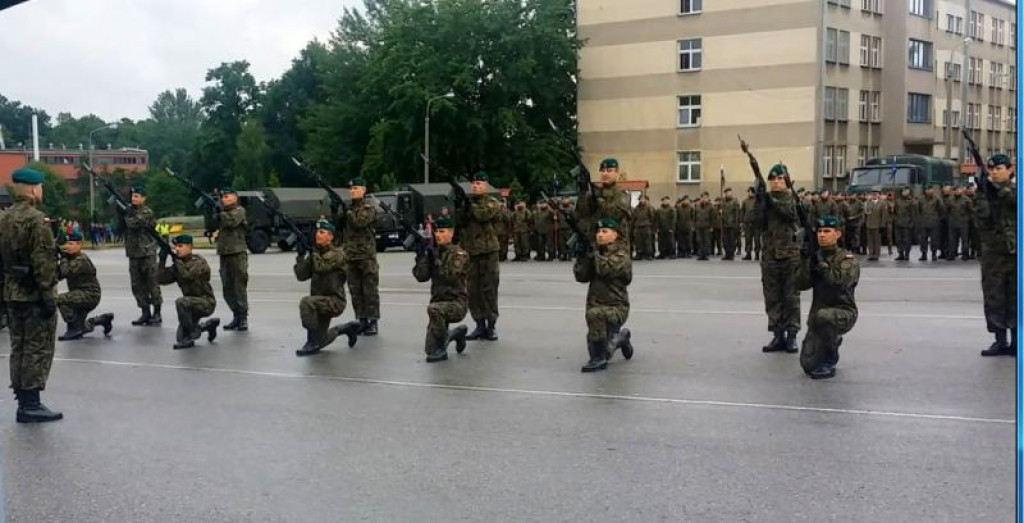 Nowotarscy kadeci na święcie jednostki patronackiej w Krakowie