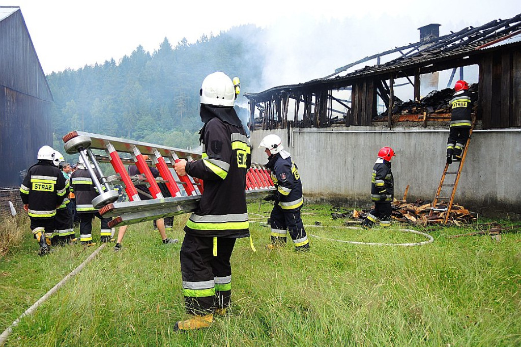 Pożar w Trybszu. Zapaliło się od pioruna