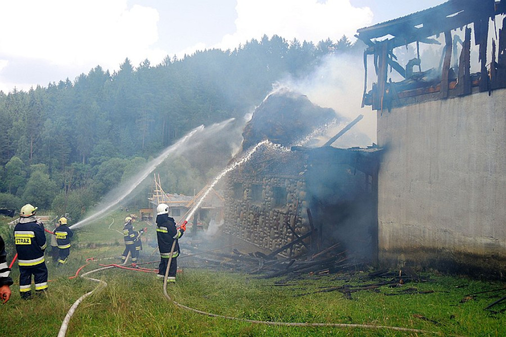 Pożar w Trybszu. Zapaliło się od pioruna