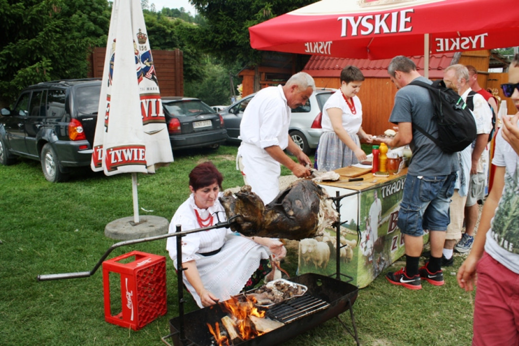 Jaworki: Redykołka, pucenie oscypka i owcze runo