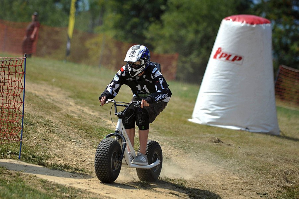 Białka Tarzańska: Cross Monster i eksplozja kolorów
