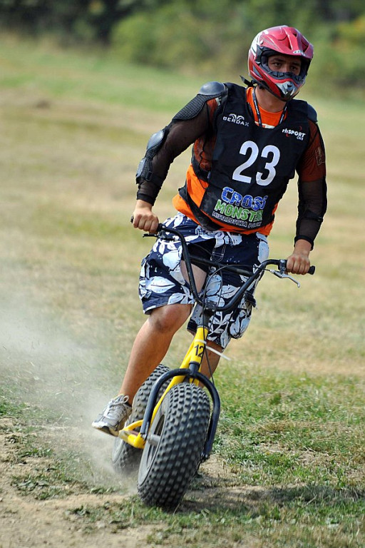 Białka Tarzańska: Cross Monster i eksplozja kolorów