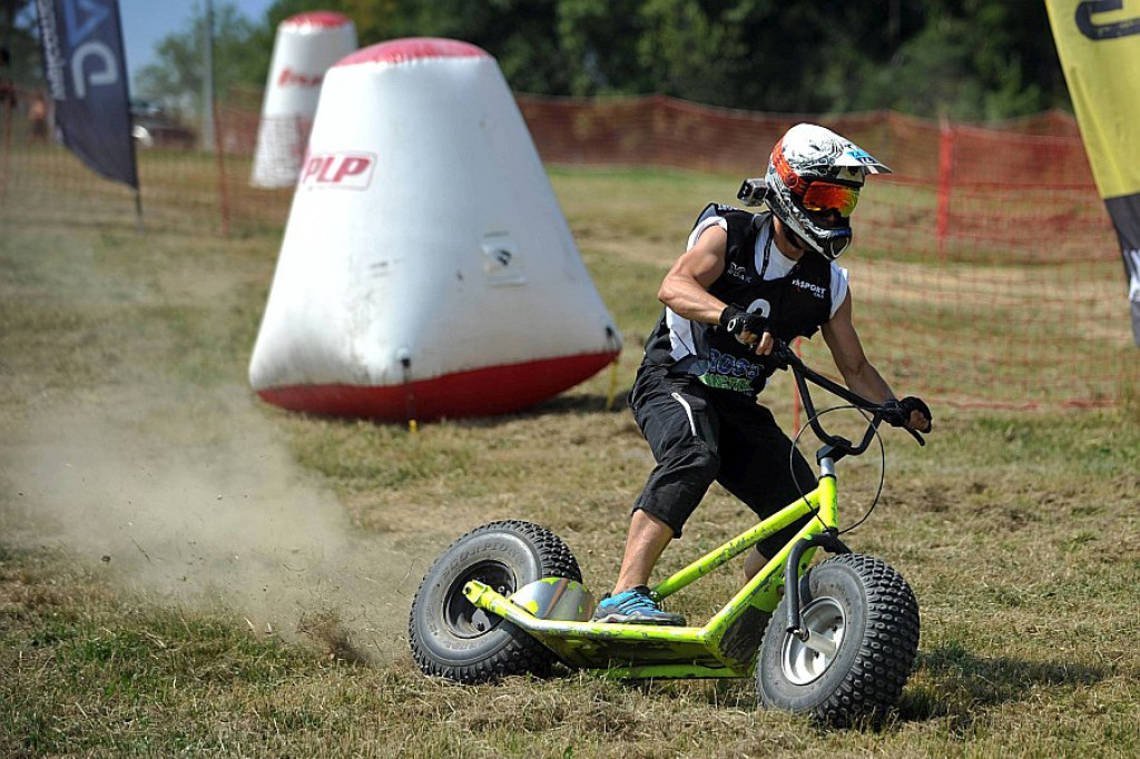 Białka Tarzańska: Cross Monster i eksplozja kolorów