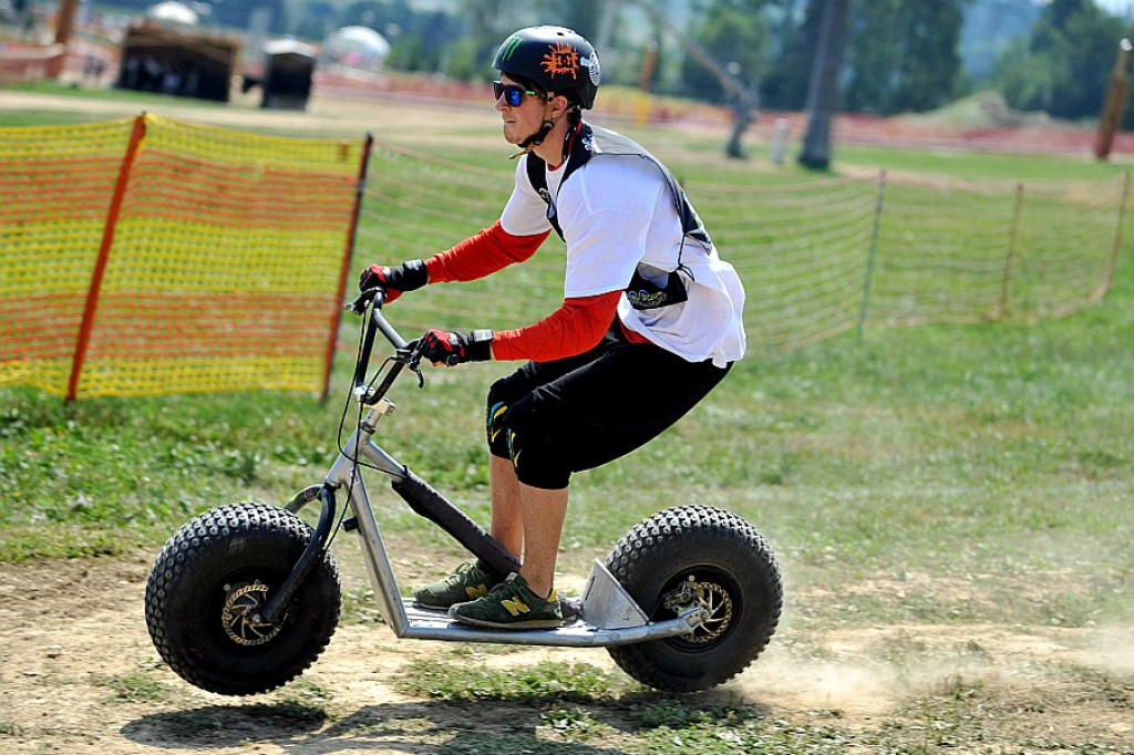 Białka Tarzańska: Cross Monster i eksplozja kolorów
