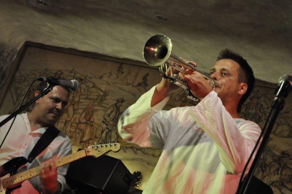 Sokół Orkestar w Muzycznej Grocie