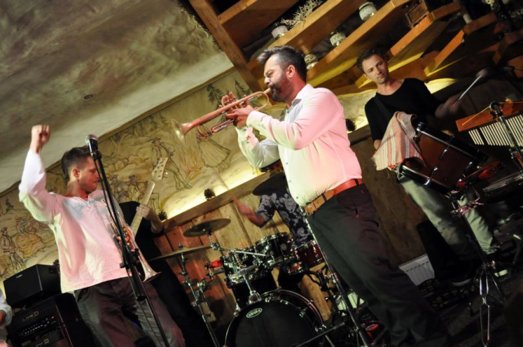 Sokół Orkestar w Muzycznej Grocie