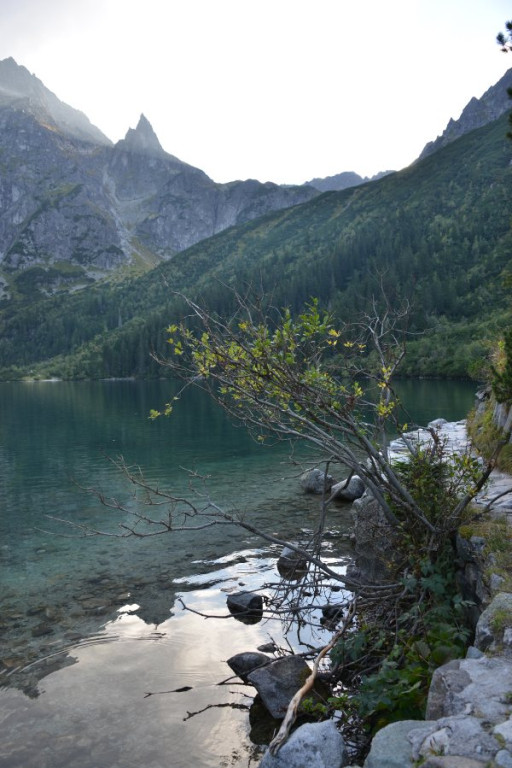 Rozżarzone szyty, mroczny Mnich i posępne Morskie Oko o wieczorowej porze