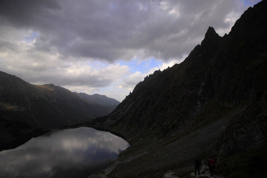 Morskie Oko i Czarny Staw pod Rysami w piątkowe popołudnie