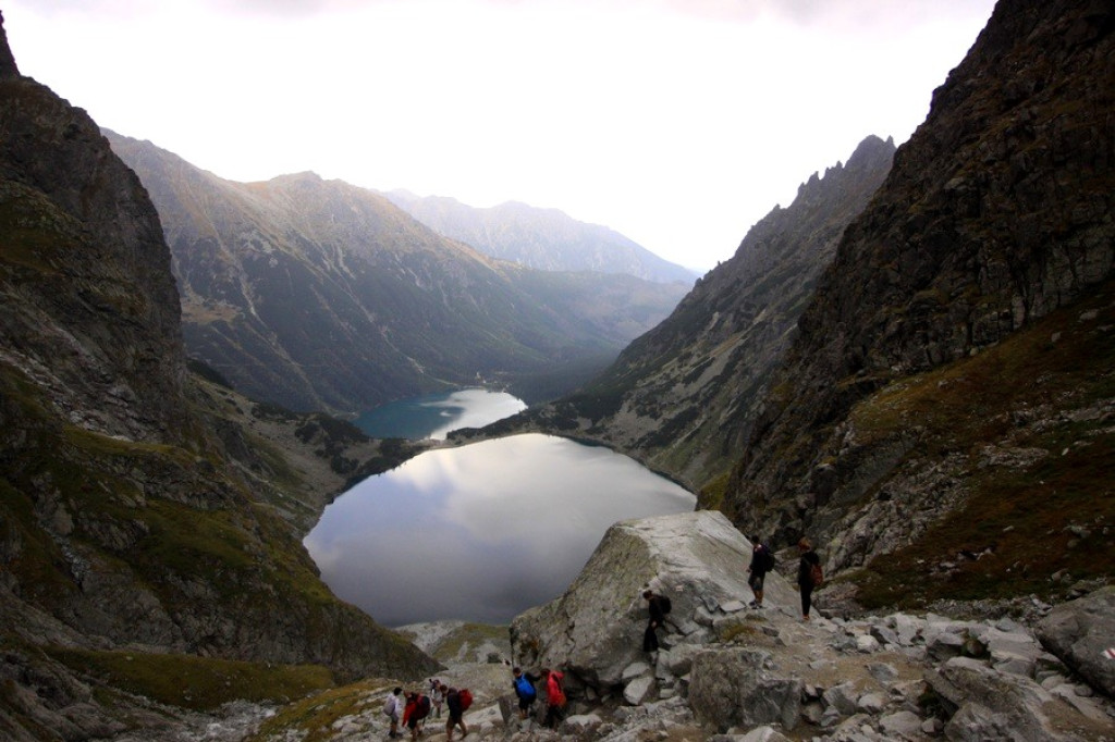 Morskie Oko i Czarny Staw pod Rysami w piątkowe popołudnie