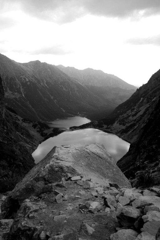 Morskie Oko i Czarny Staw pod Rysami w piątkowe popołudnie