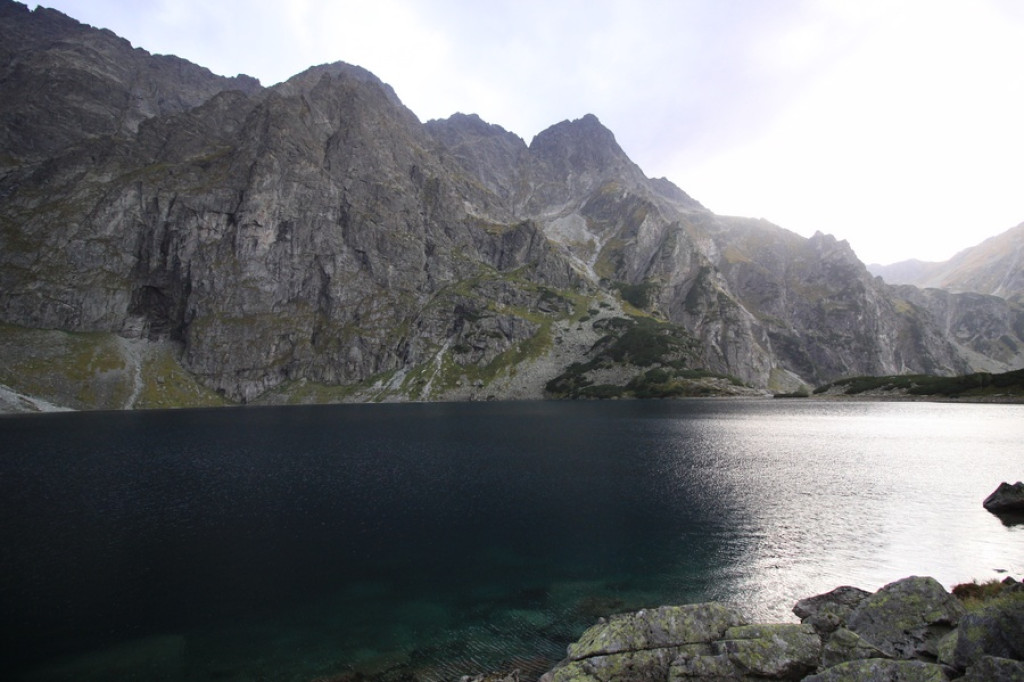 Morskie Oko i Czarny Staw pod Rysami w piątkowe popołudnie