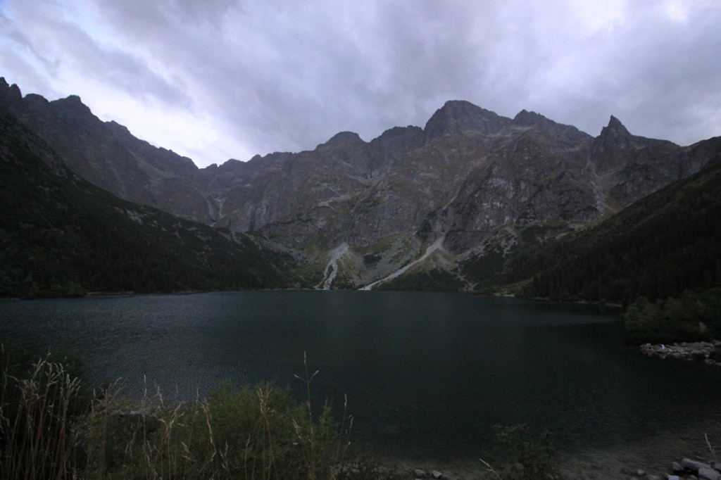 Morskie Oko i Czarny Staw pod Rysami w piątkowe popołudnie