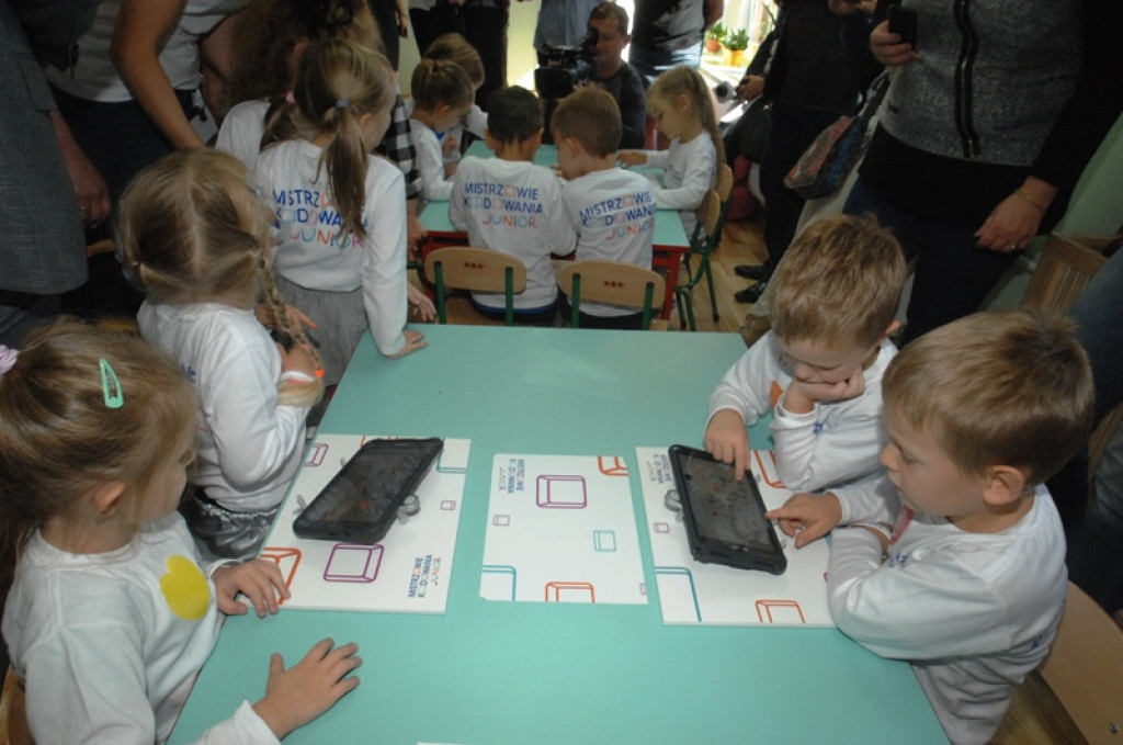 „Mistrzowie Kodowania Junior” - inauguracja pilotażowego programu w nowotarskim Przedszkolu nr 4