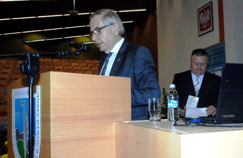 Stypendia dla studentów „Podhalańskiej Wyższej” wręczone