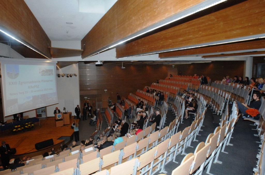 Stypendia dla studentów „Podhalańskiej Wyższej” wręczone