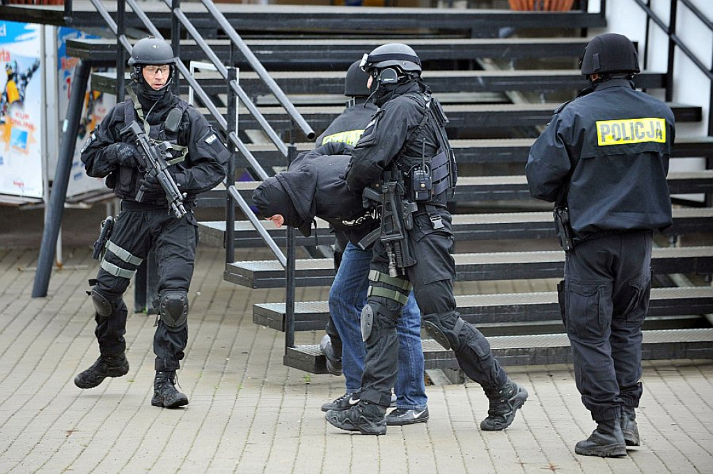 Ćwiczenia antyterrorystyczne na Kotelnicy Białczańskiej