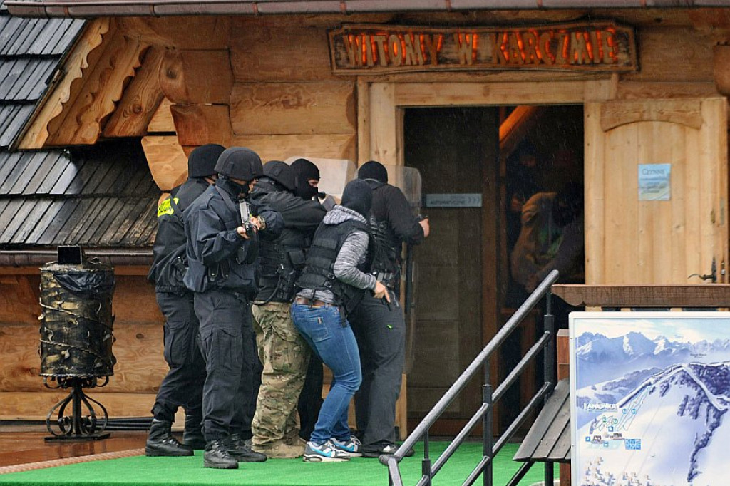 Ćwiczenia antyterrorystyczne na Kotelnicy Białczańskiej