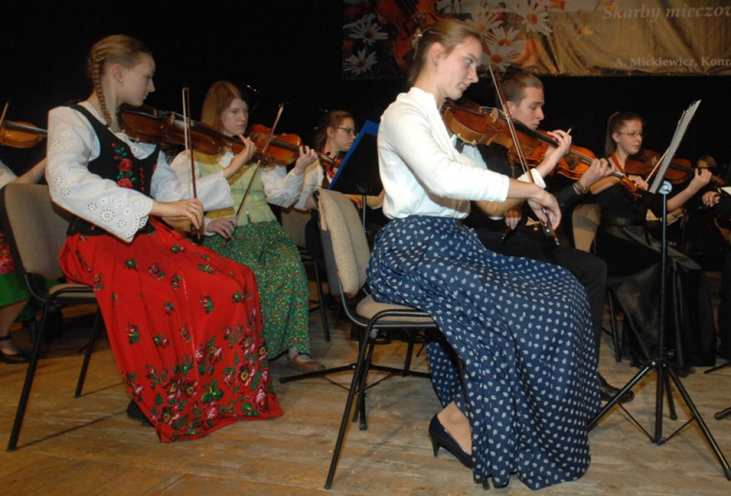 II Powiatowy Festiwal Poezji i Pieśni Patriotycznej w Nowym Targu